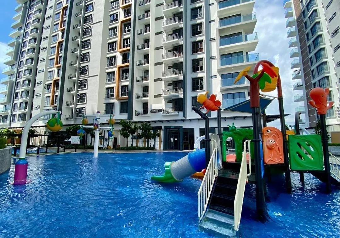 K Avenue B17 House Room Near Airport By Gc Kota Kinabalu Apartment